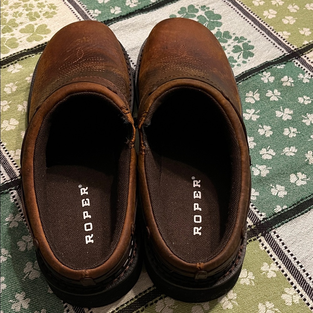 Women’s Roper Crazy Horse Laces mules 8
Round toes. Like new. - Picture 2 of 16